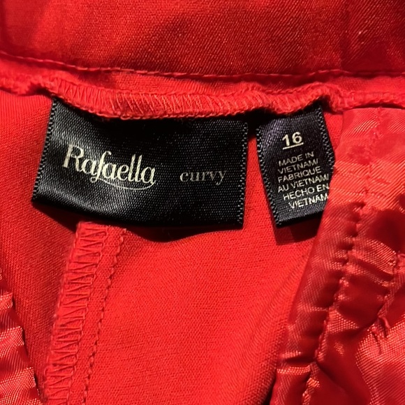 Rafaella Capris-curvy. Size 16 Red - Picture 5 of 8